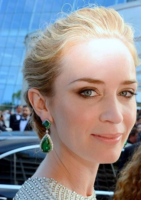 466px-Emily_Blunt_Cannes_2015.webp
